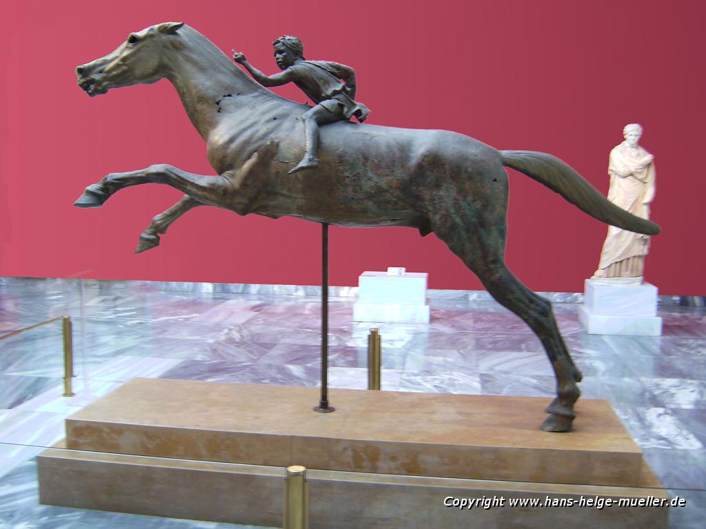 χάλκινο άλογο με αναβάτη (από το ναυάγιο του Αρτεμισίου)